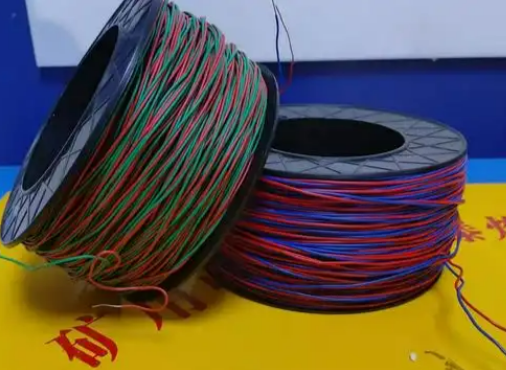 黄浦放炮线的主要材质有哪些？不同材质的适用场景有何区别？